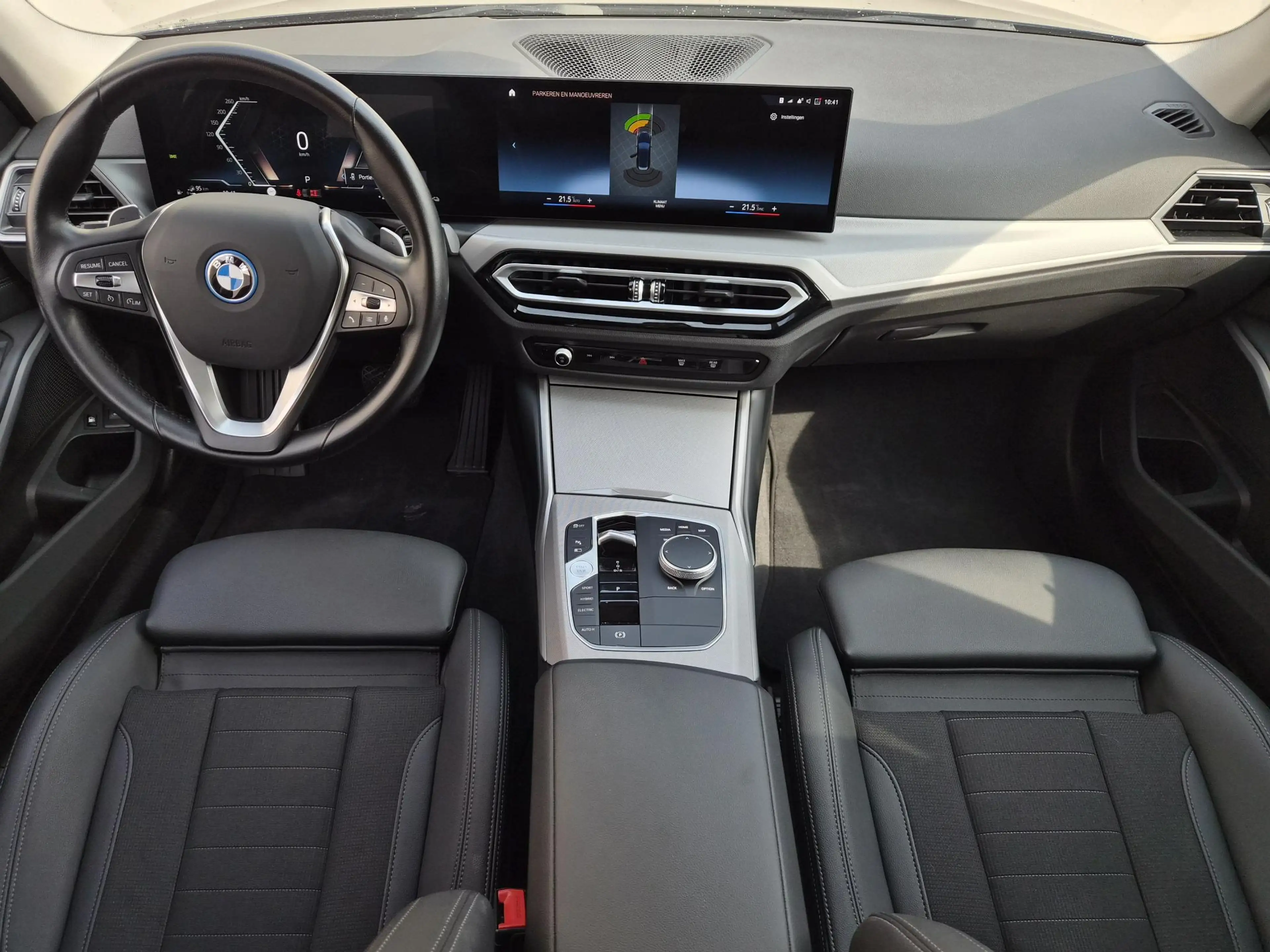 BMW 330 3-serie Touring 330e / SOH 95% / Dealer onderhoude — photo 2