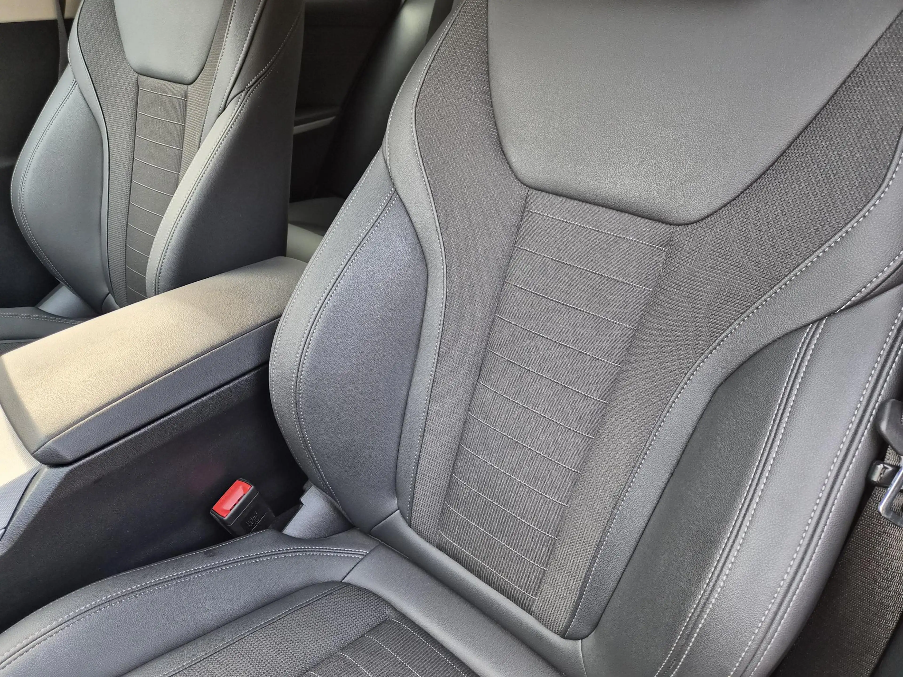 BMW 330 3-serie Touring 330e / SOH 95% / Dealer onderhoude — photo 24