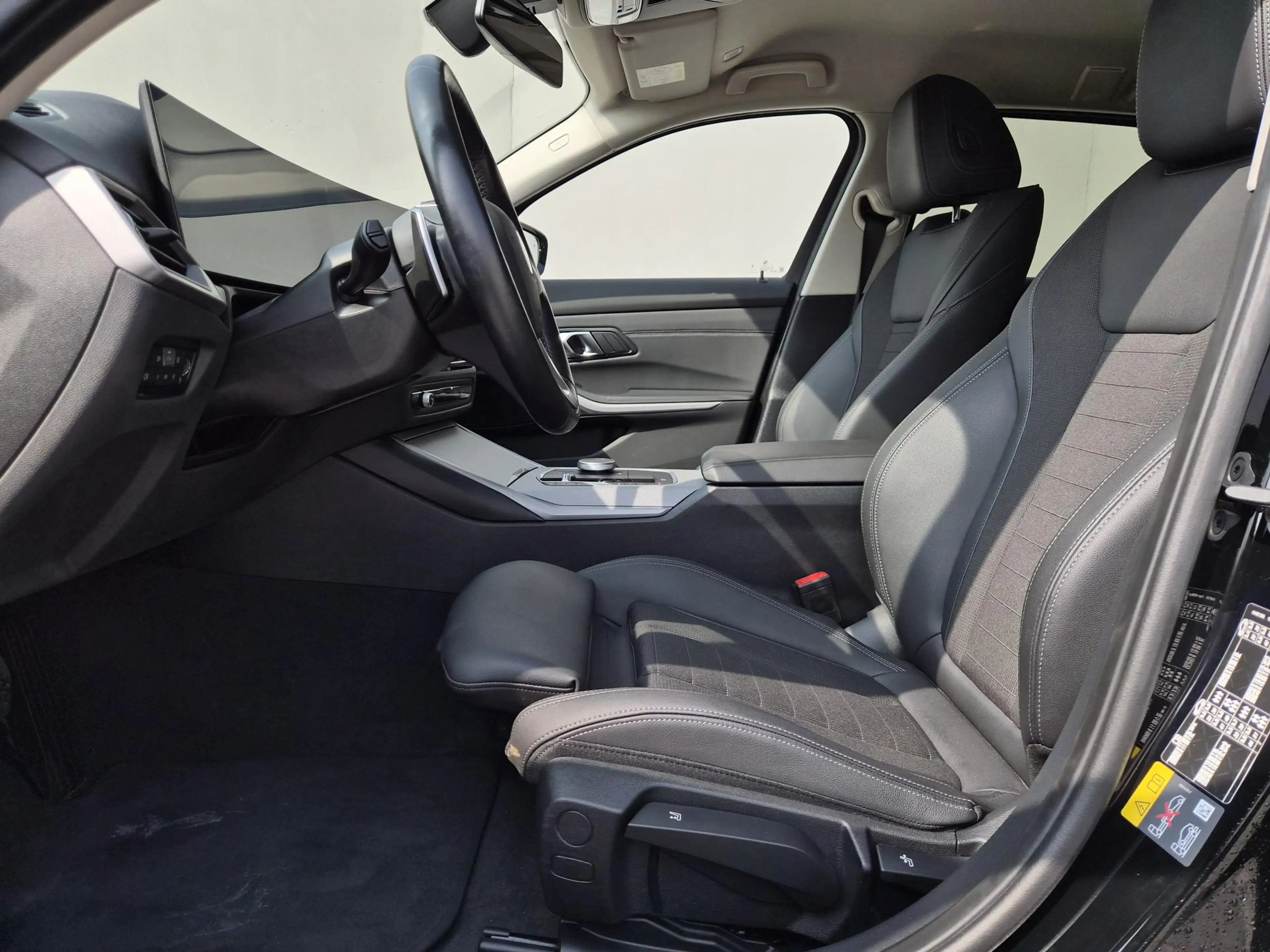 BMW 330 3-serie Touring 330e / SOH 95% / Dealer onderhoude — photo 10