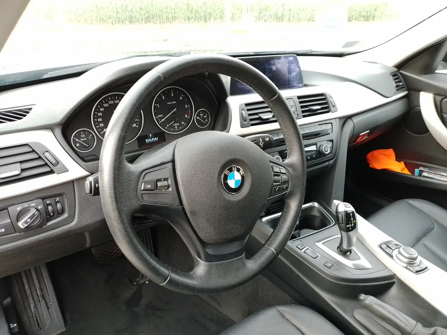 BMW 318 318d Touring Österreich-Paket Aut.Österreich-Paket Grau - 2