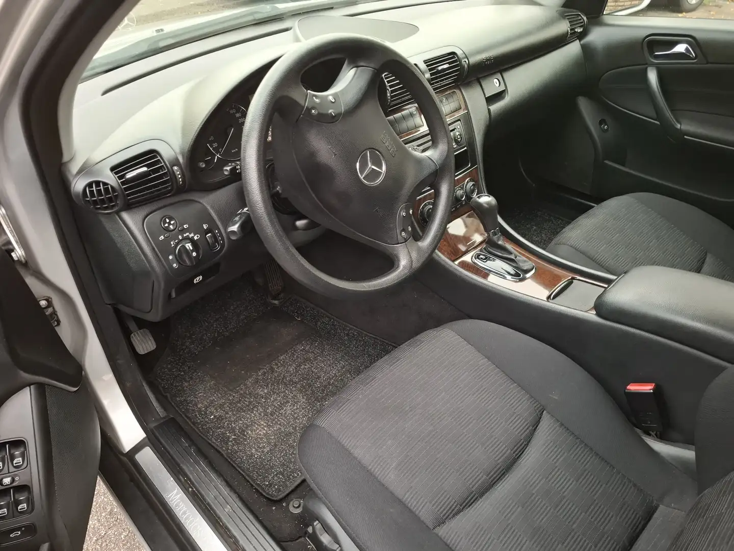 Mercedes-Benz C 200 Kompressor Automatik ,TÜV bis 05.2027 - 2