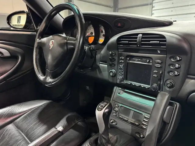 Porsche 996 view 12