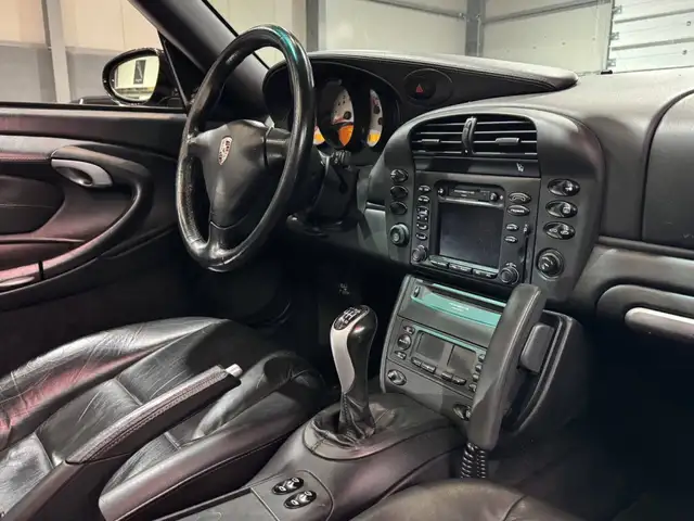 Porsche 996 view 11