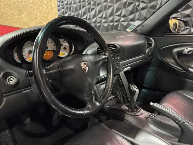 Porsche 996 view 10
