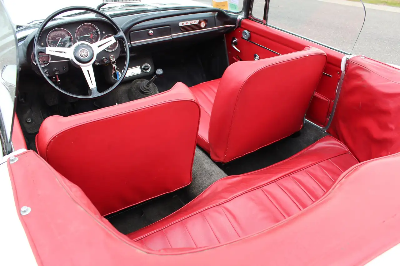 Alfa Romeo Spider 2600 Touring Spider, foto 8