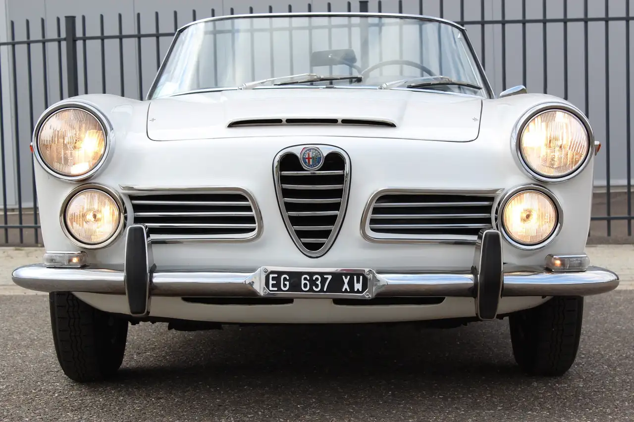 Alfa Romeo Spider 2600 Touring Spider, foto 2
