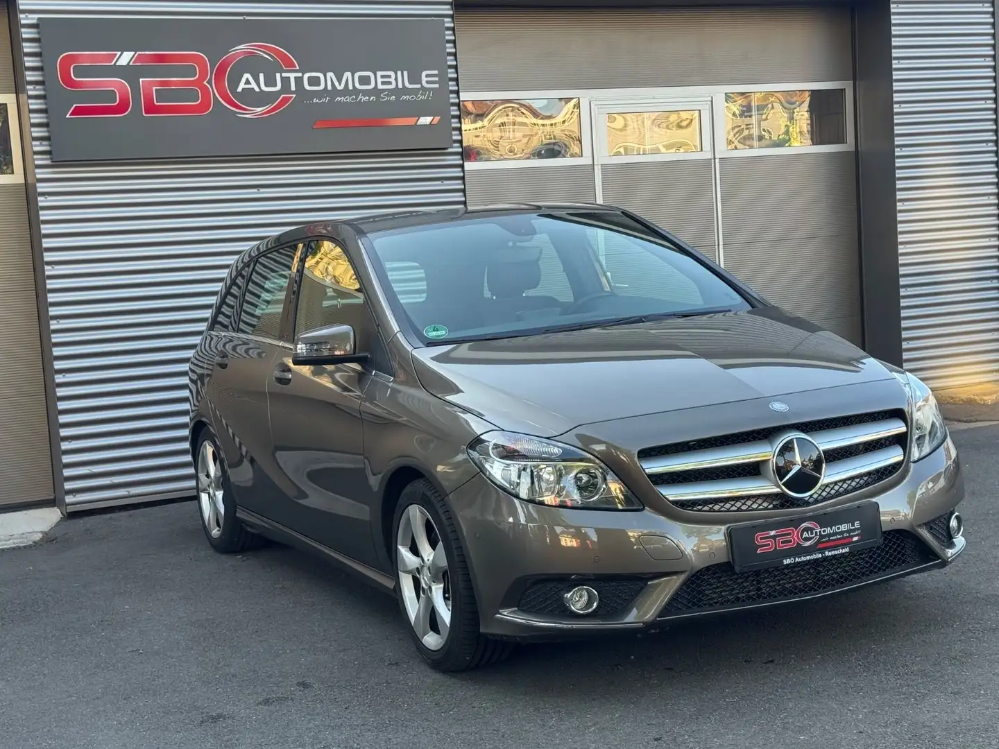 Mercedes-Benz B 180 Beige - 1