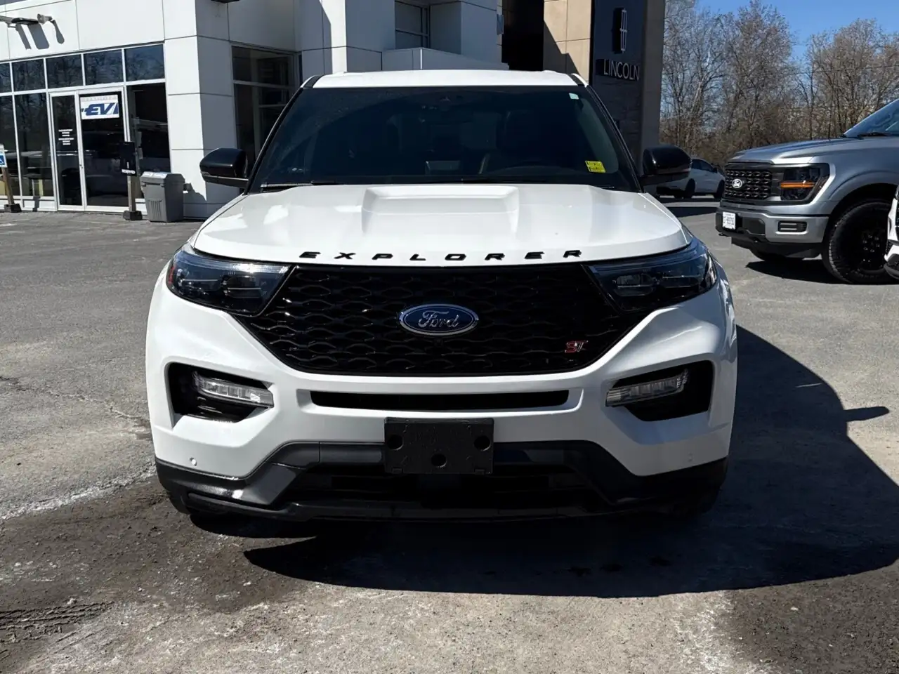 Ford Explorer снимка Ford Explorer