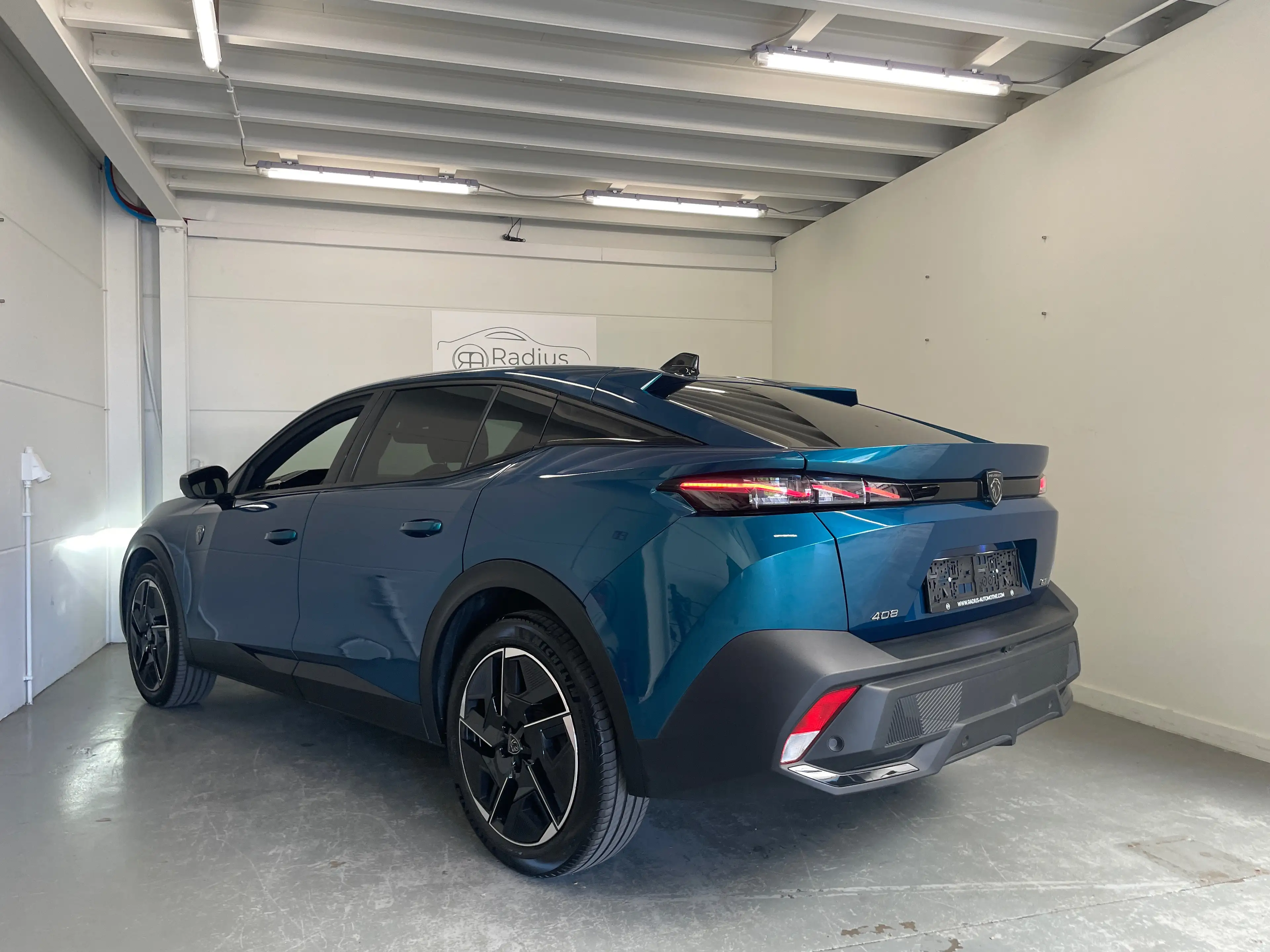 Peugeot 408 408 1.2 Turbo MHEV GT — photo 4
