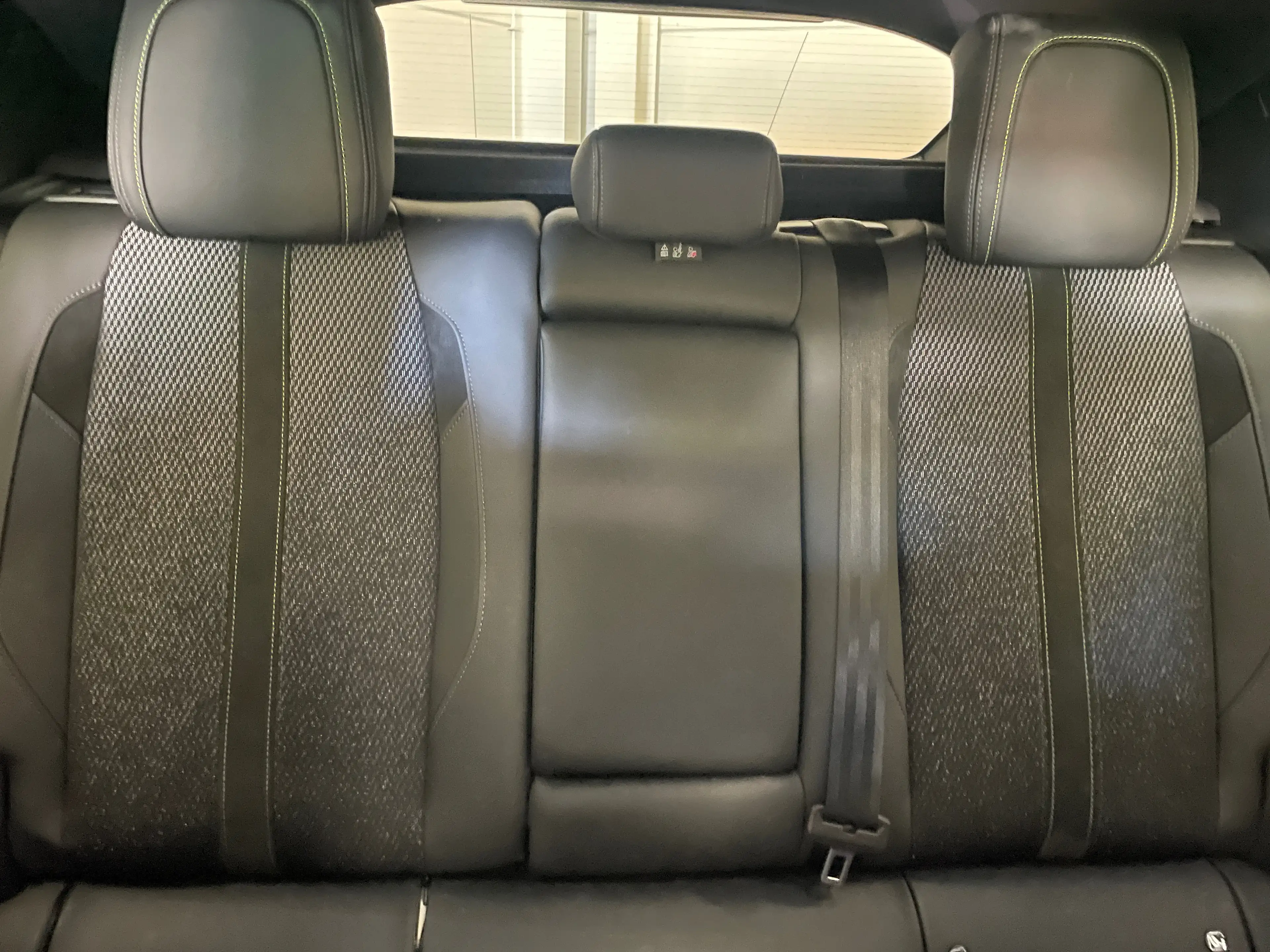 Peugeot 408 408 1.2 Turbo MHEV GT — photo 9