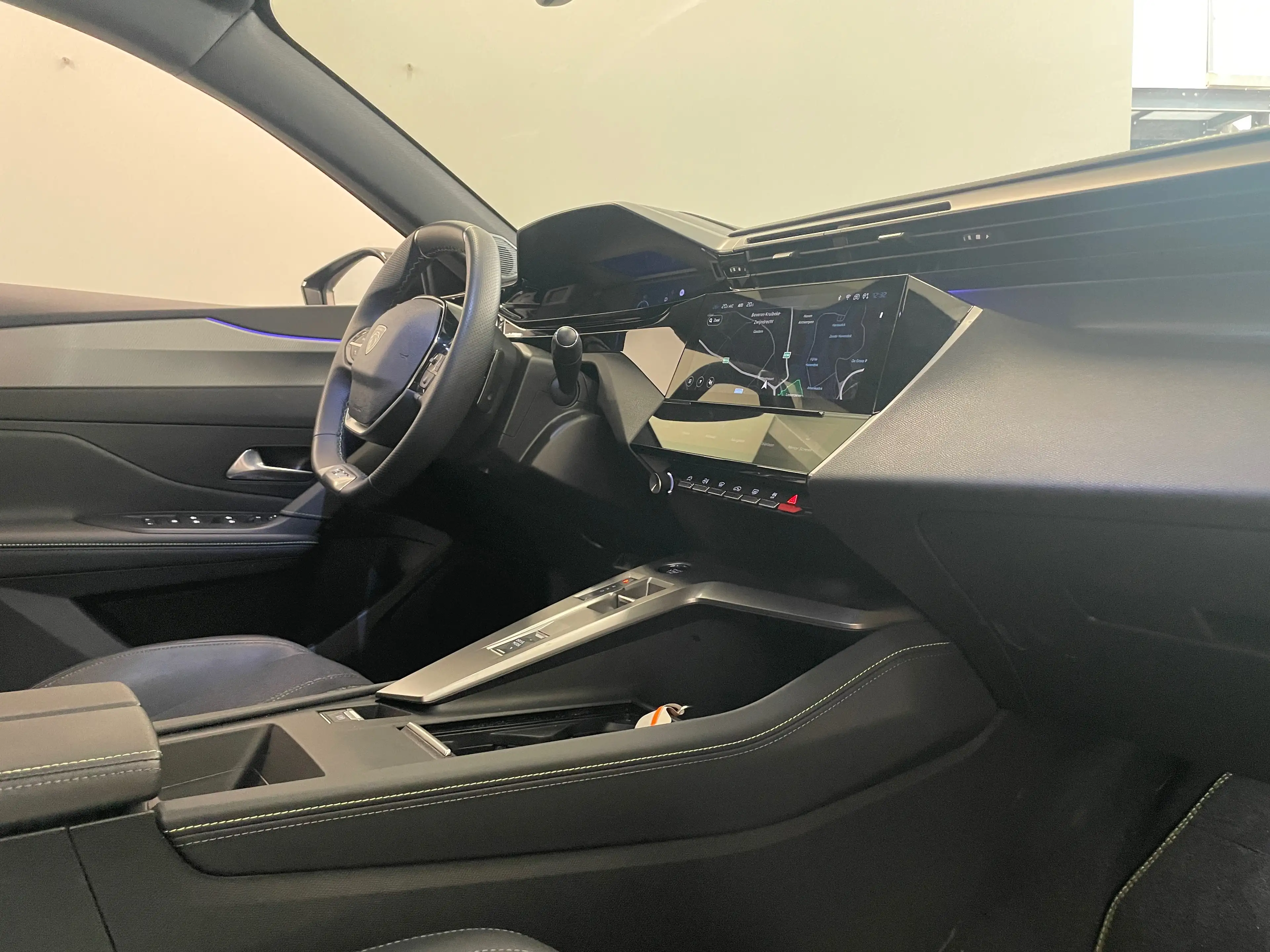 Peugeot 408 408 1.2 Turbo MHEV GT — photo 7