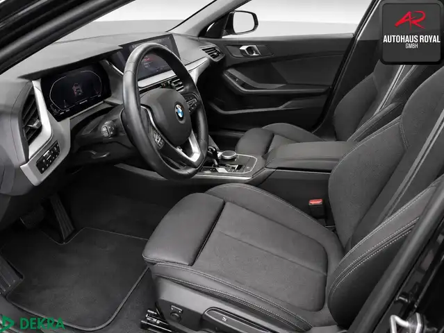 BMW 1 Series view 2