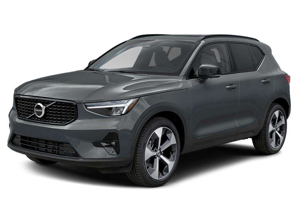 2026 Volvo XC40 B5 Plus Dark Theme