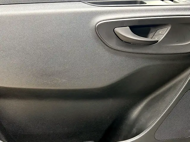 Mercedes-Benz Sprinter view 13