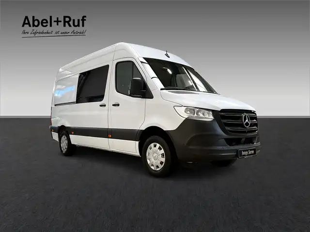 Mercedes-Benz Sprinter view 6