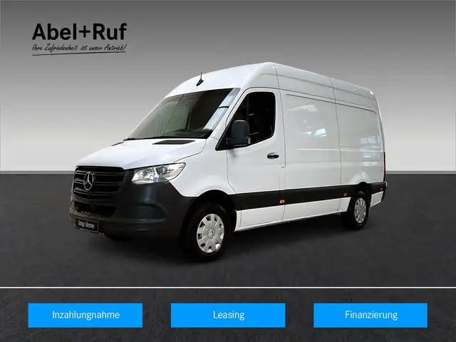 Mercedes-Benz Sprinter main image