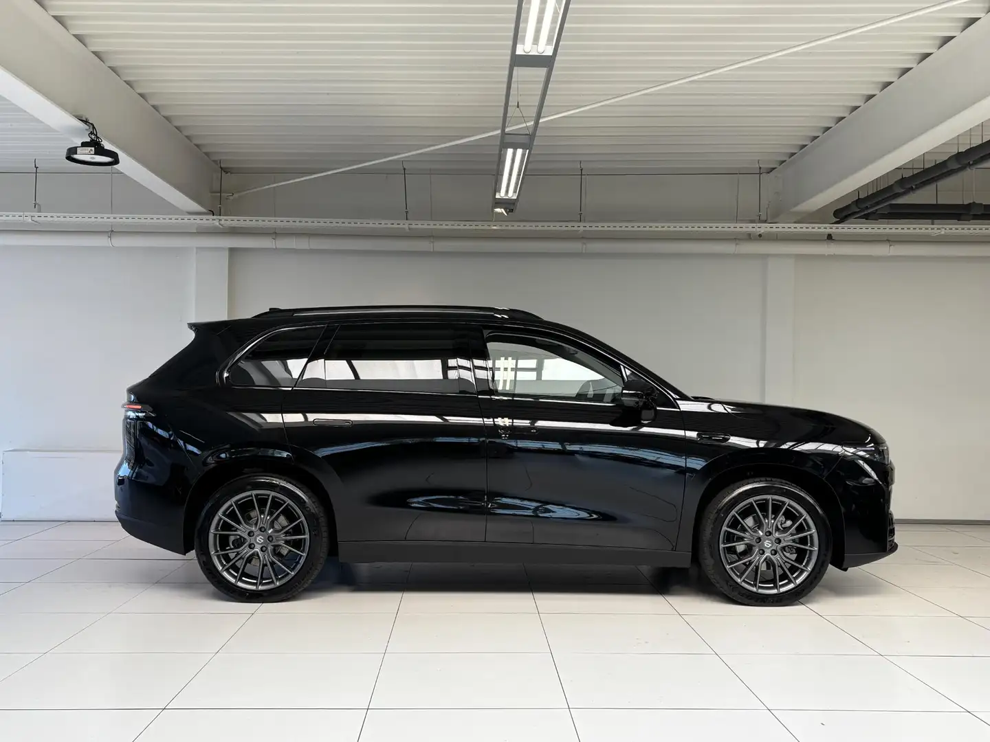 Leapmotor C10 Design 69.9 kWh Zwart - 2