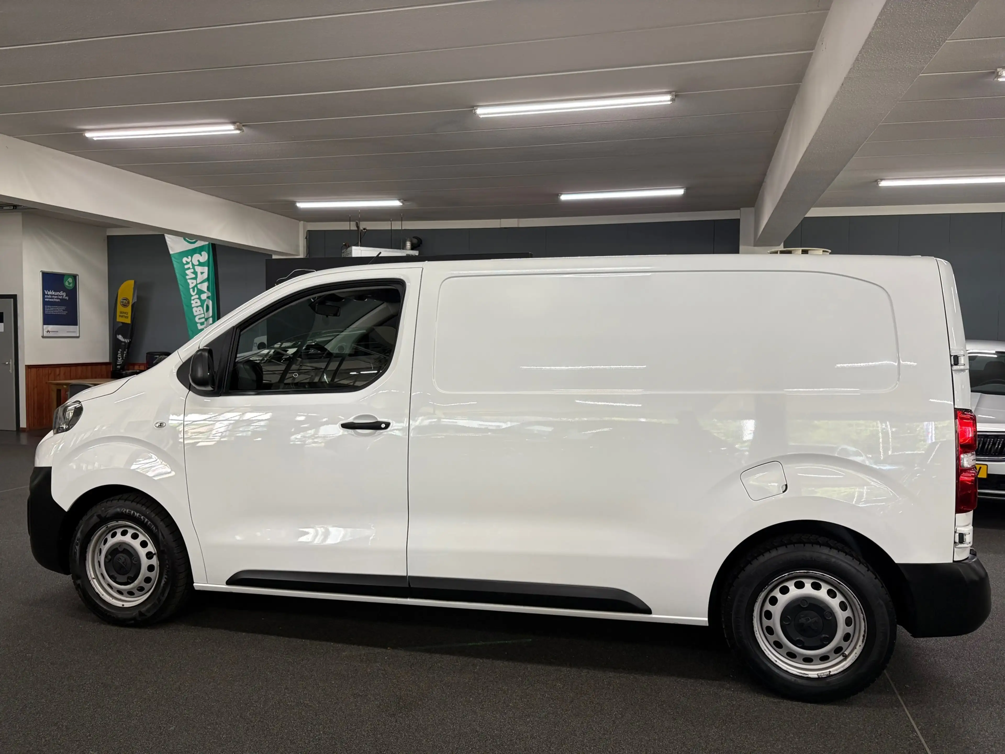Peugeot Expert 1.5 BlueHDI 100 Standard Premium/ NL auto/ Eerste — photo 2