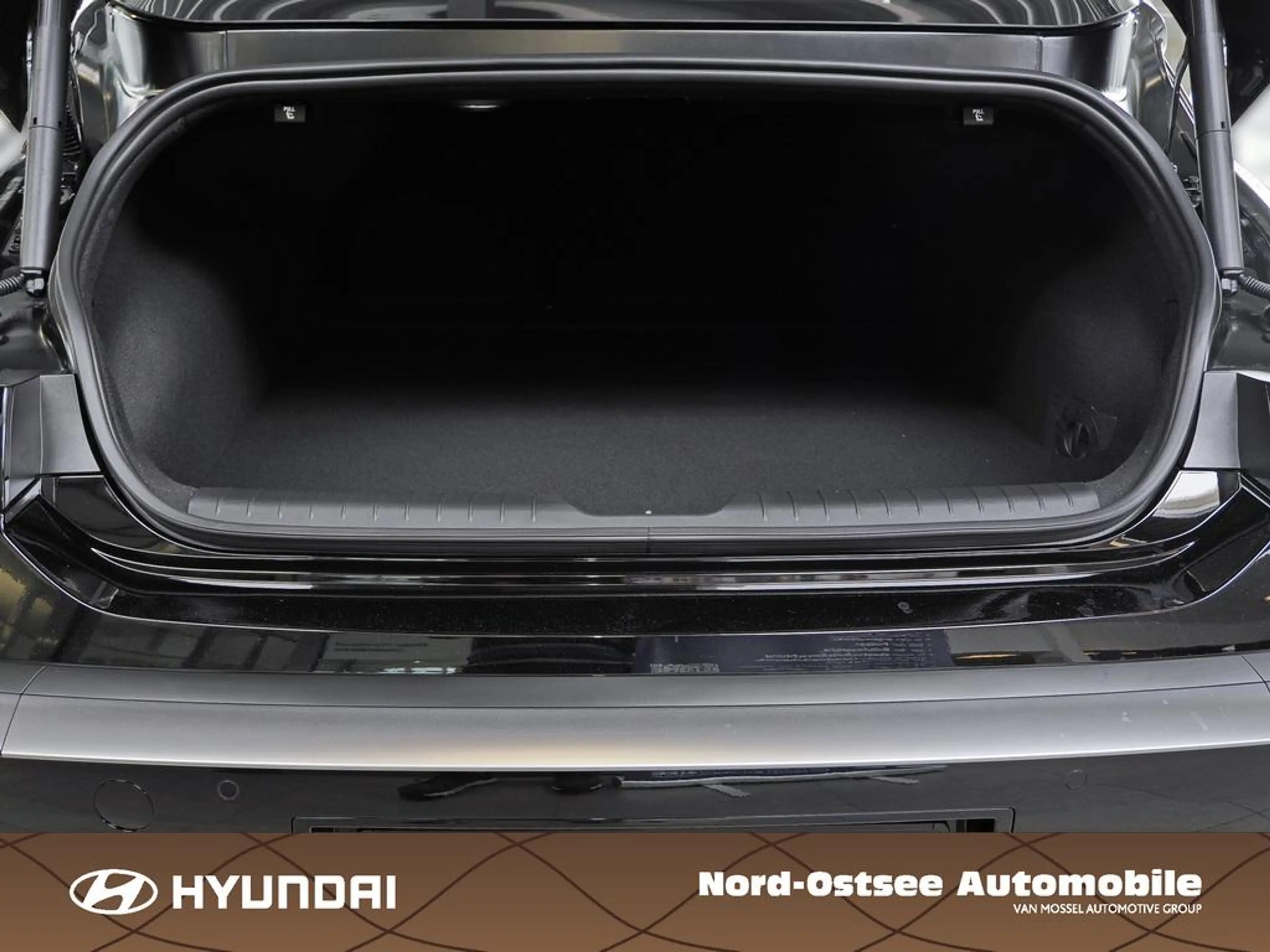 Hyundai IONIQ 6 EV FL CENTRIQ 2xKlima 4xSHZ ACC AUT Kam. — photo 13