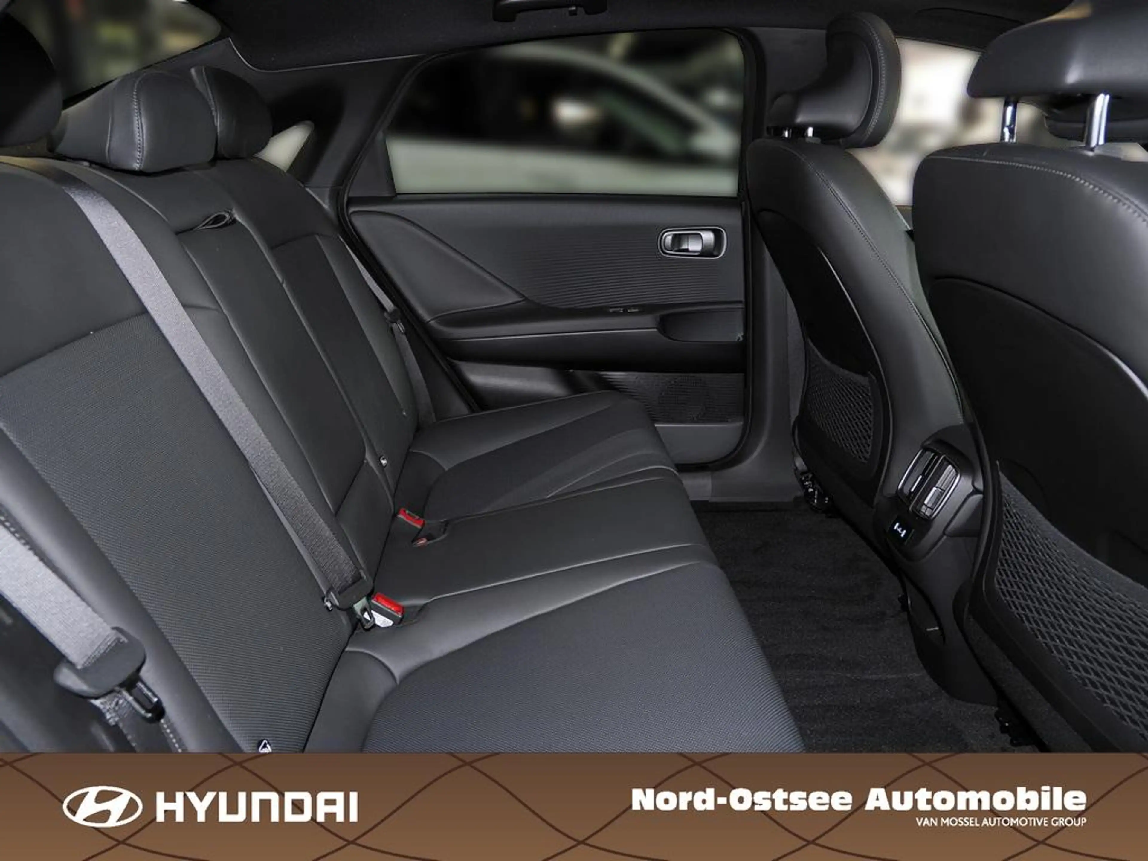 Hyundai IONIQ 6 EV FL CENTRIQ 2xKlima 4xSHZ ACC AUT Kam. — photo 12