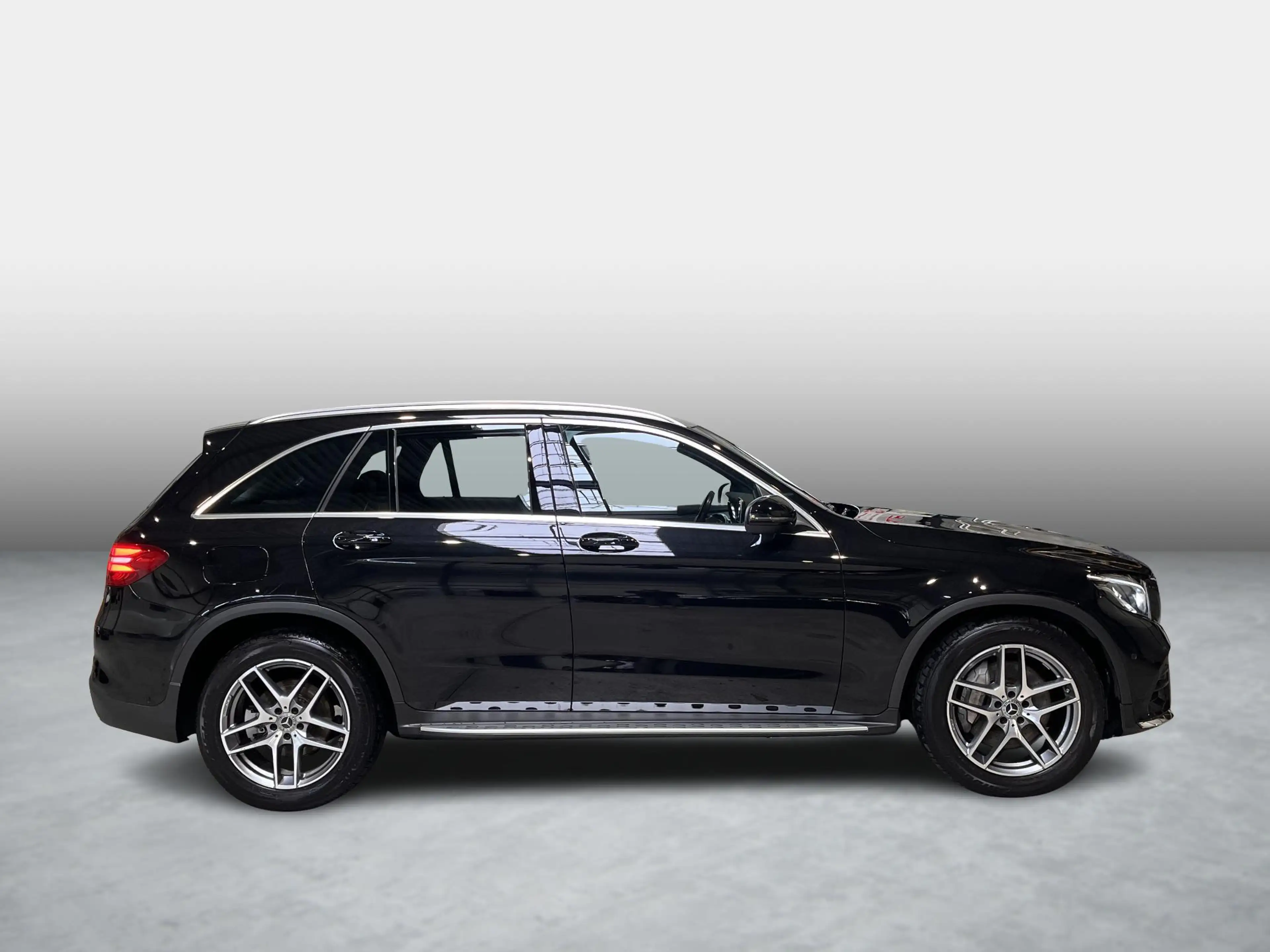 Mercedes-Benz GLC 220 d 125kW 4MATIC AMG — photo 4
