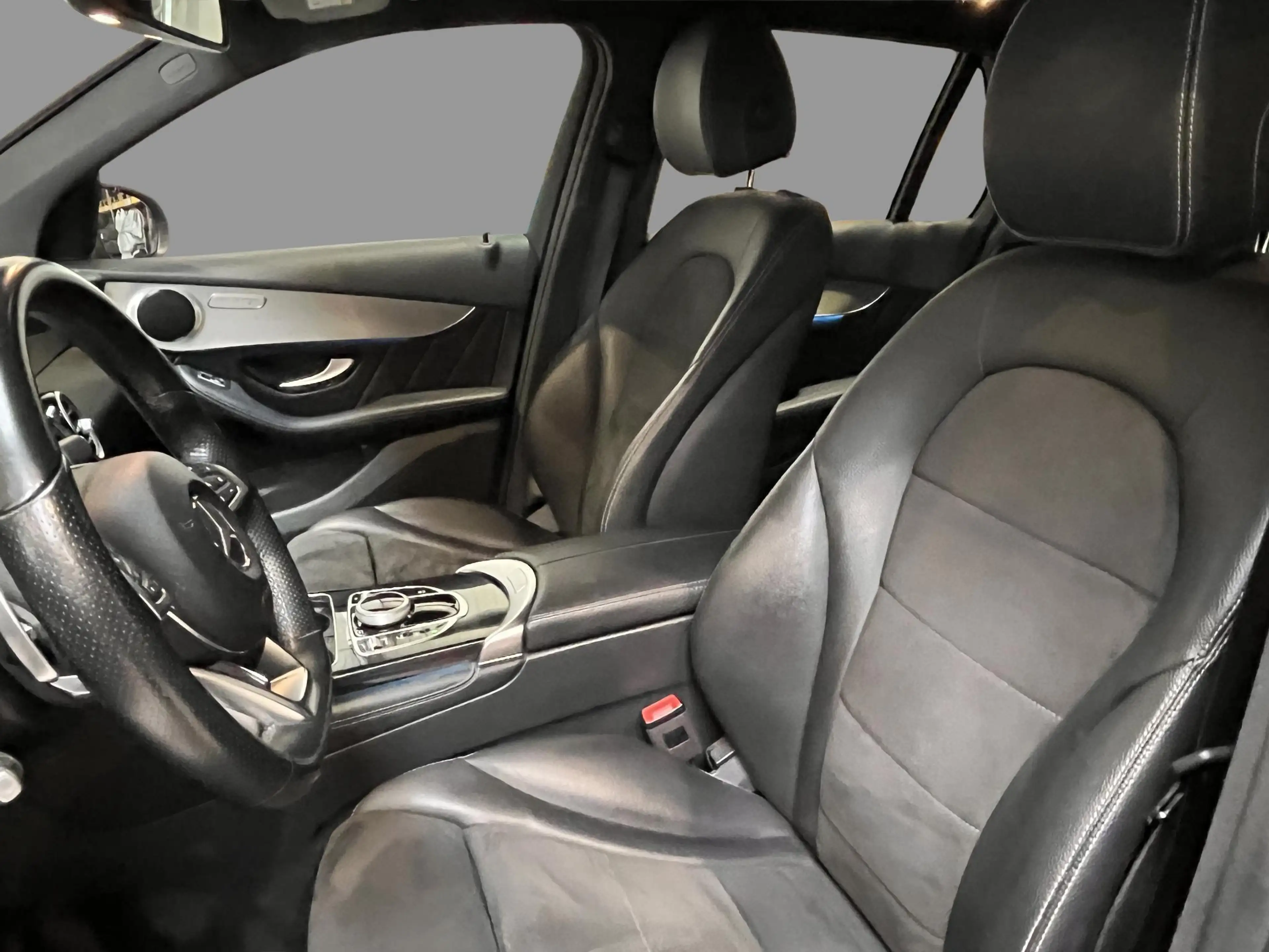 Mercedes-Benz GLC 220 d 125kW 4MATIC AMG — photo 11