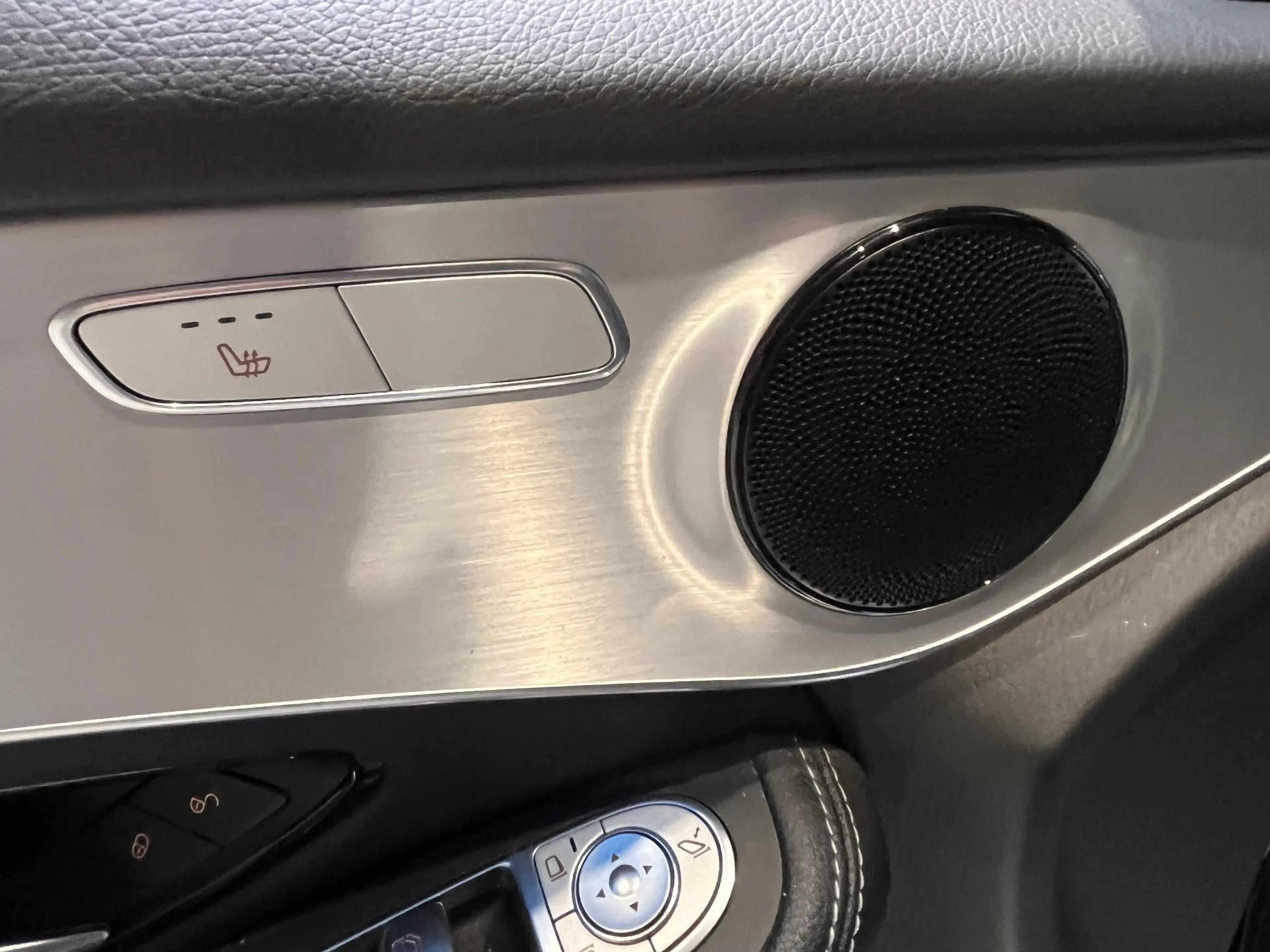 Mercedes-Benz GLC 220 d 125kW 4MATIC AMG — photo 13