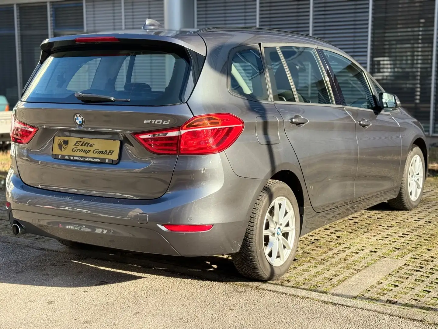 BMW 218 * Advantage*7-Sitzer*Navi*PDC* Grau - 2