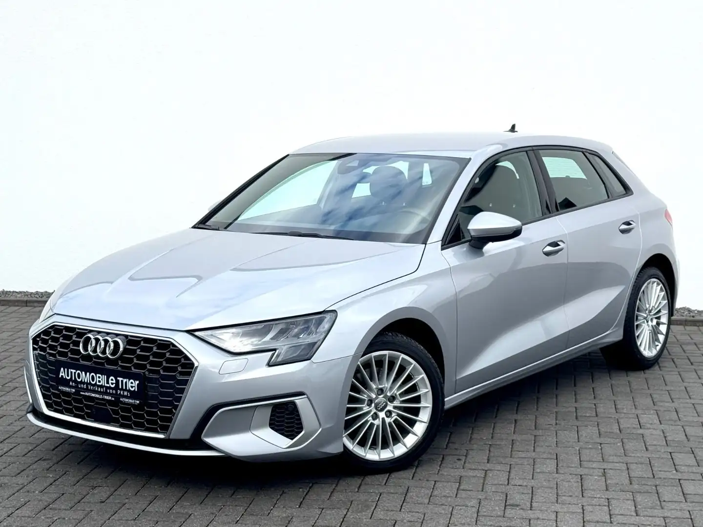 Audi A3 Sportback 35 TFSI /NAVI/LED/ACC/GARANTIE Silber - 1