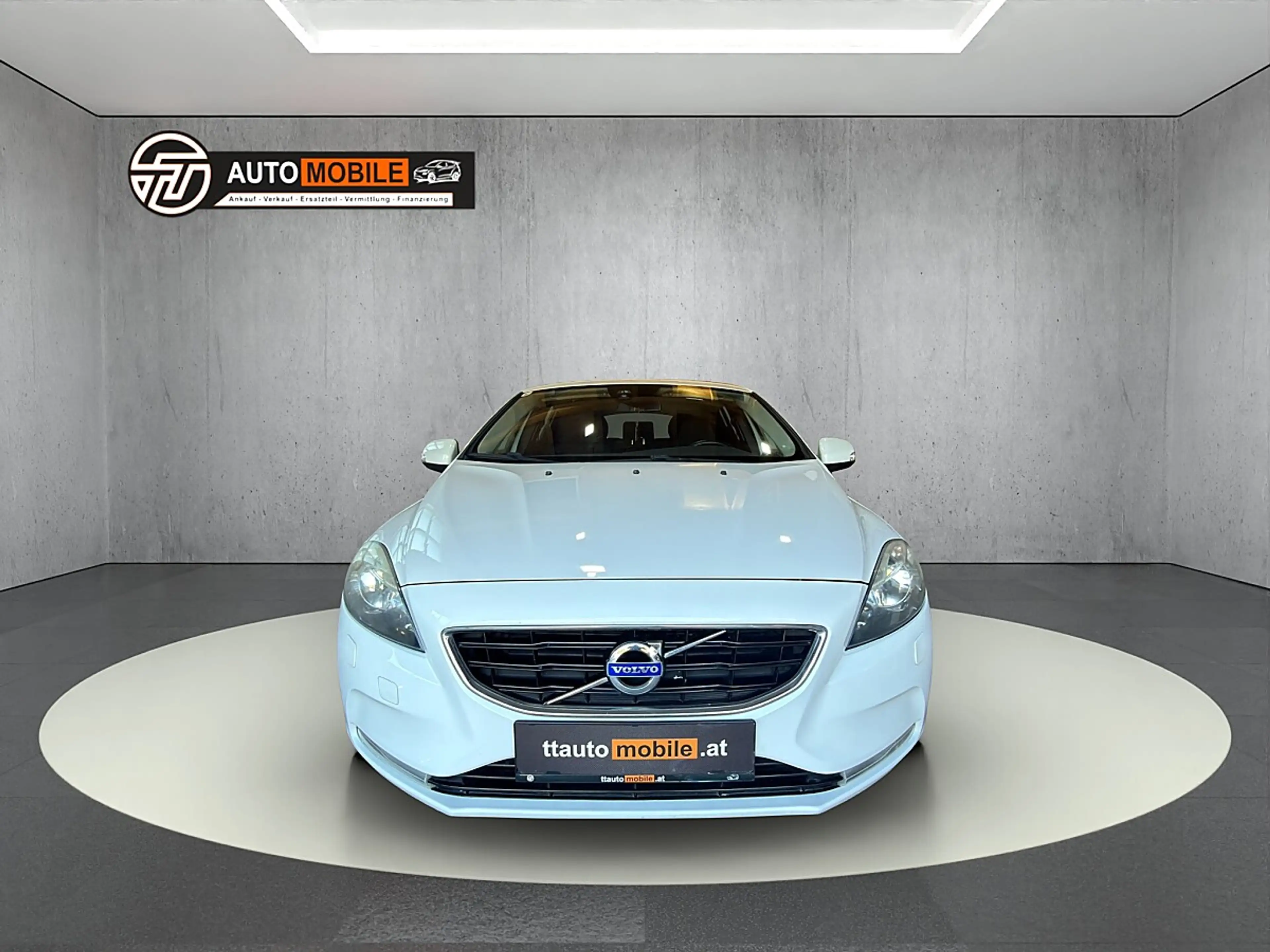Volvo V40 Kinetic D2 — photo 5