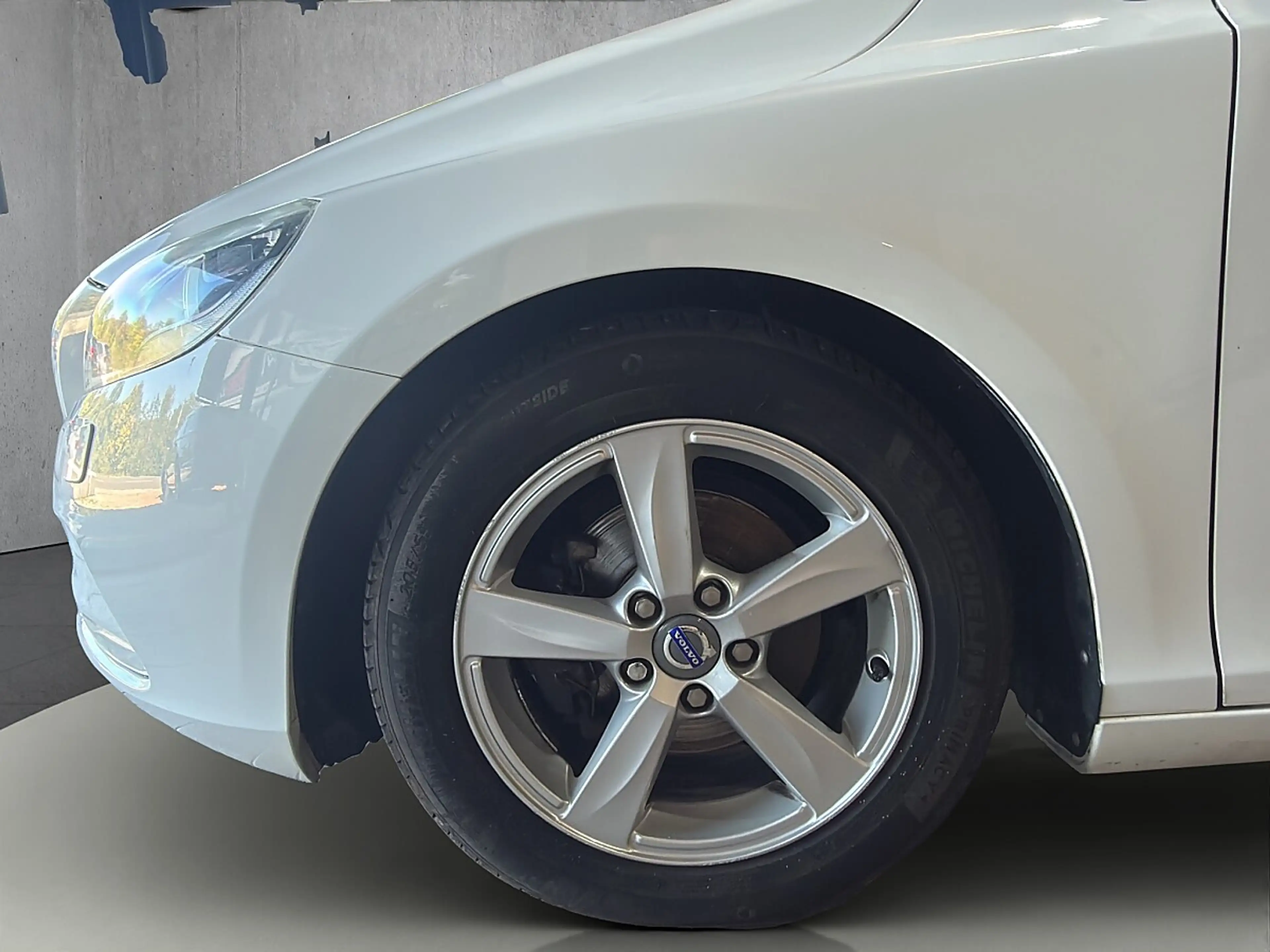 Volvo V40 Kinetic D2 — photo 15