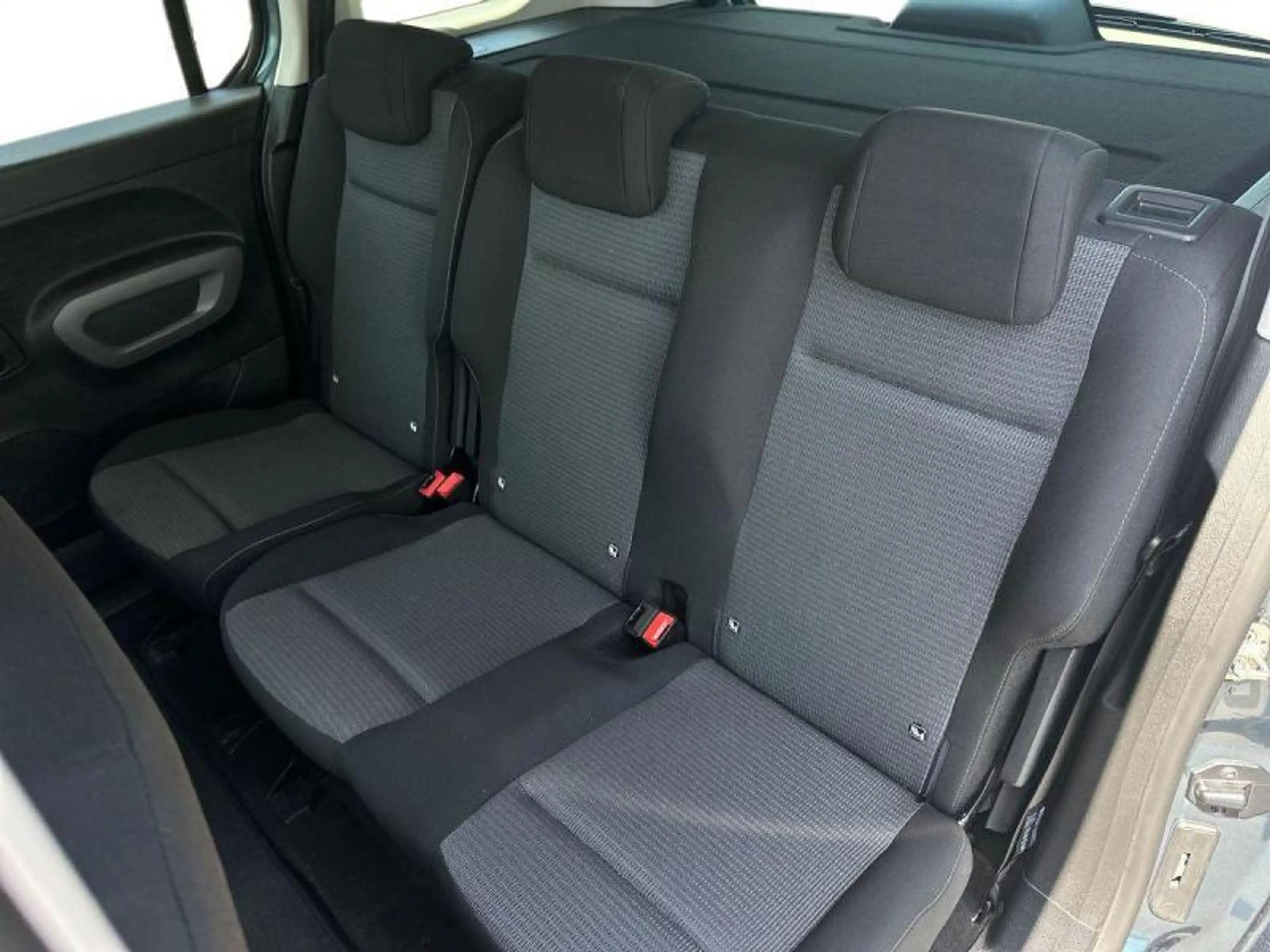 Toyota Verso SWB Family+cam+gps+sens achter — photo 8