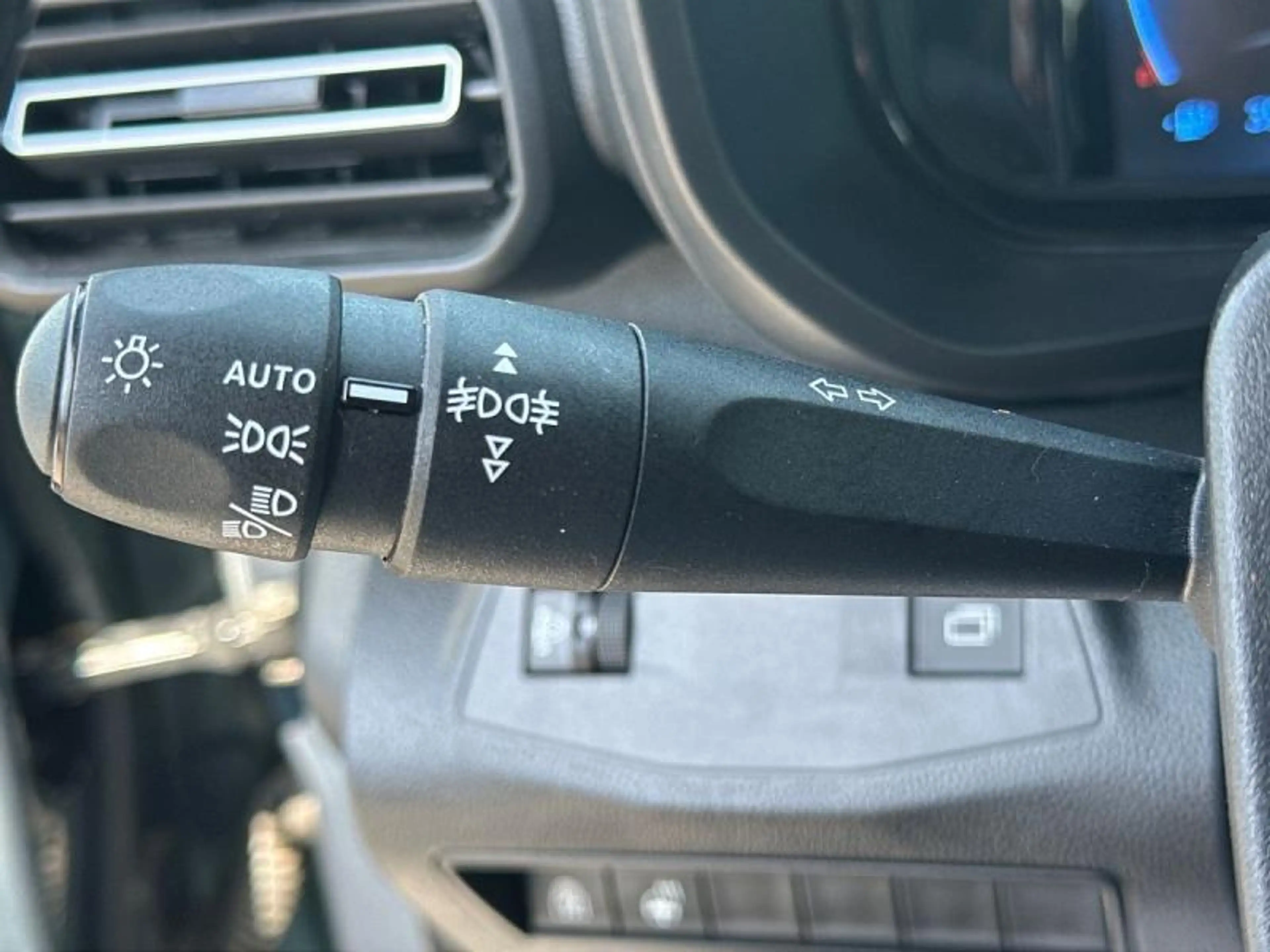 Toyota Verso SWB Family+cam+gps+sens achter — photo 15