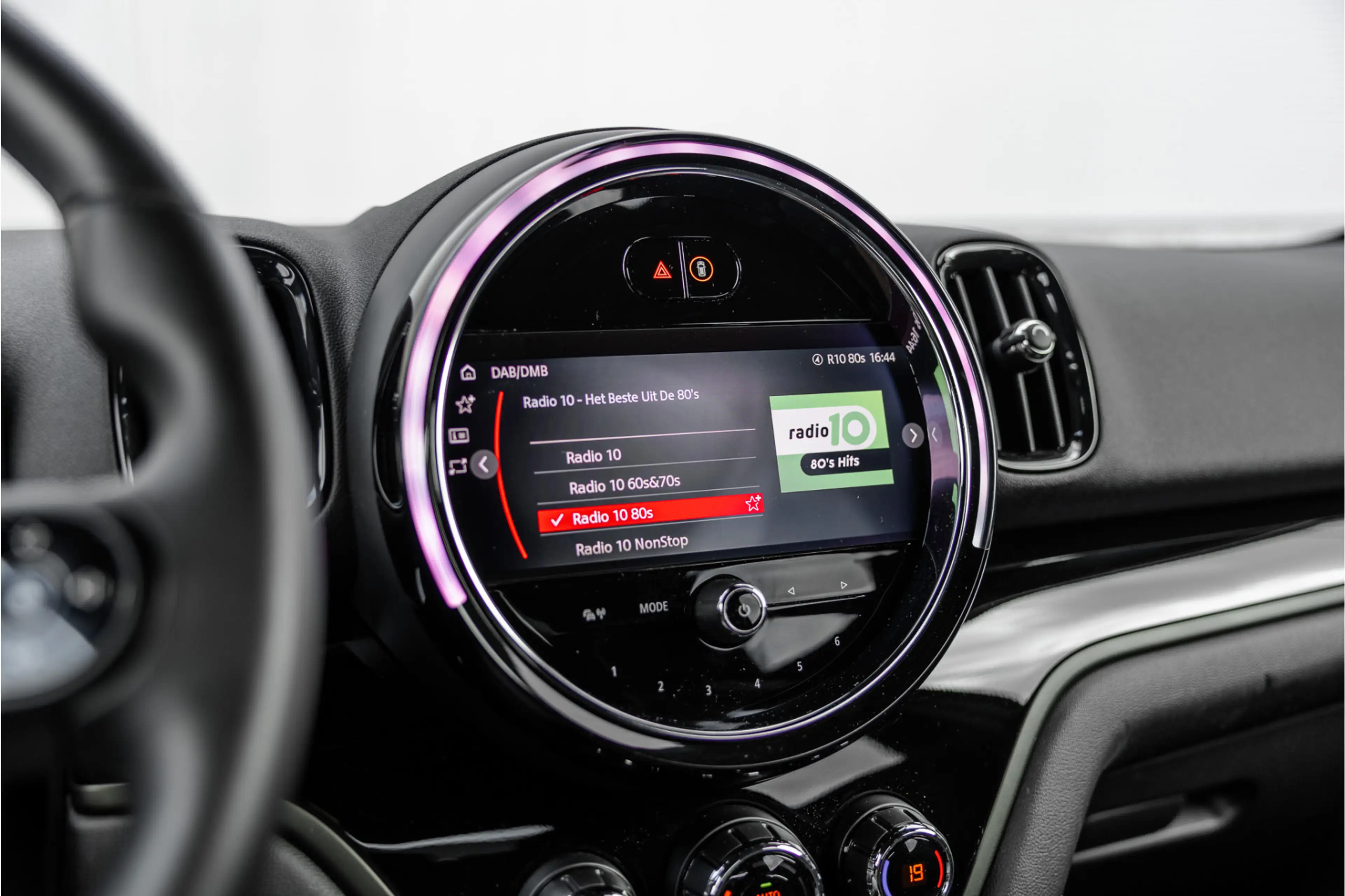 MINI Cooper SE Countryman 1.5 ALL4 Leder / Camera / 18 inch / Carplay — photo 24
