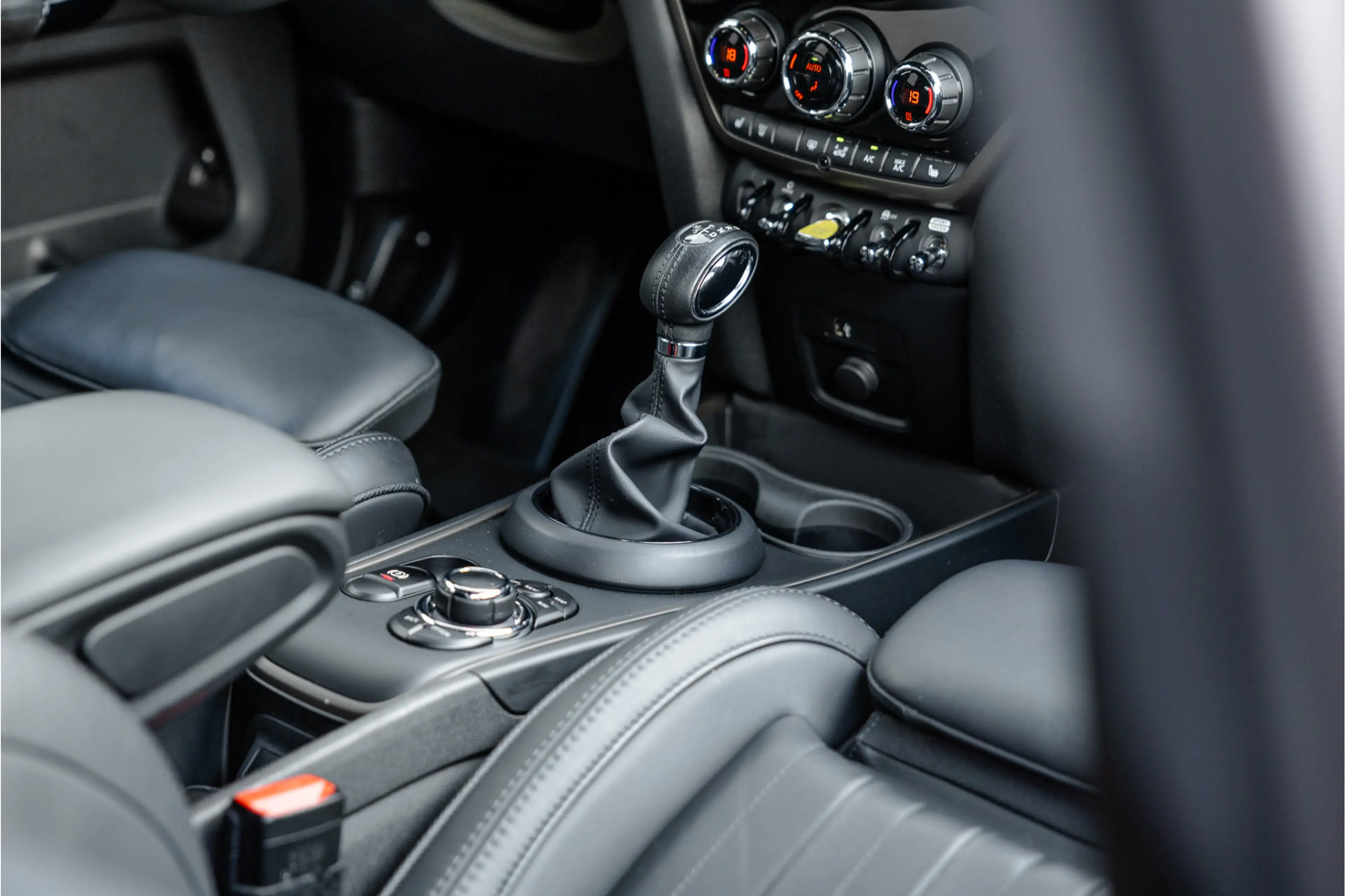 MINI Cooper SE Countryman 1.5 ALL4 Leder / Camera / 18 inch / Carplay — photo 17