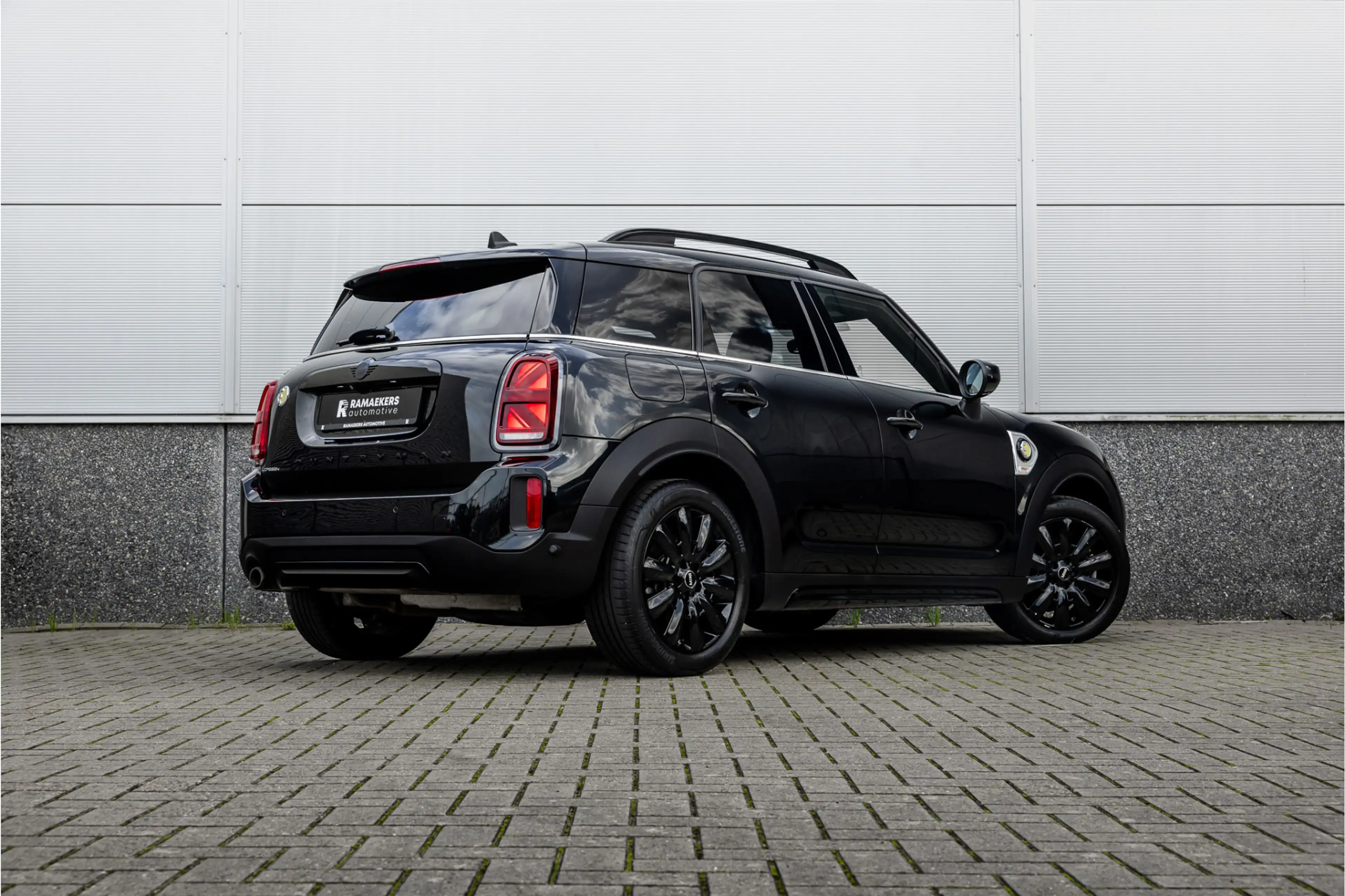 MINI Cooper SE Countryman 1.5 ALL4 Leder / Camera / 18 inch / Carplay — photo 2