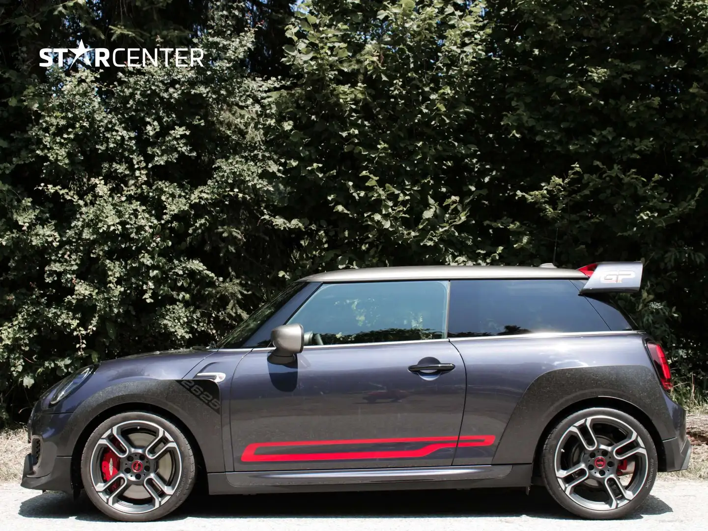 MINI John Cooper Works GP *Limited Edition Nr. 2625/3000* Grau - 2