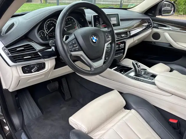 BMW X6 view 9