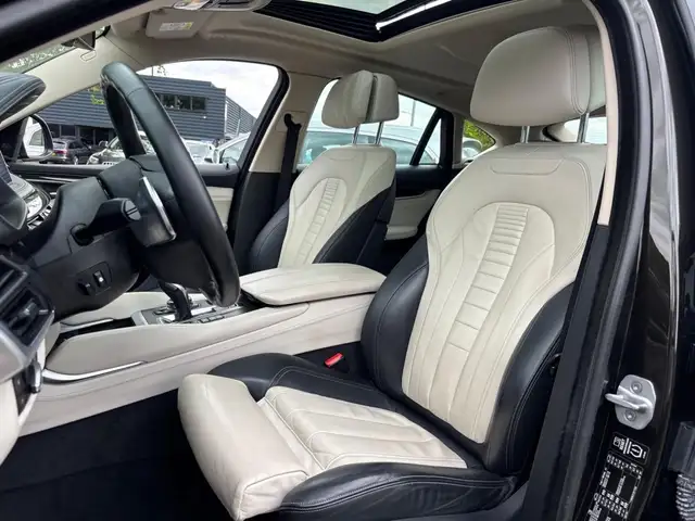 BMW X6 view 11