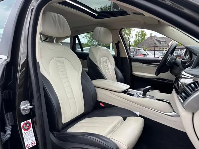 BMW X6 view 10