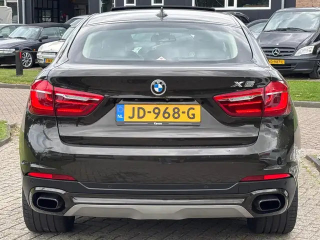 BMW X6 view 6