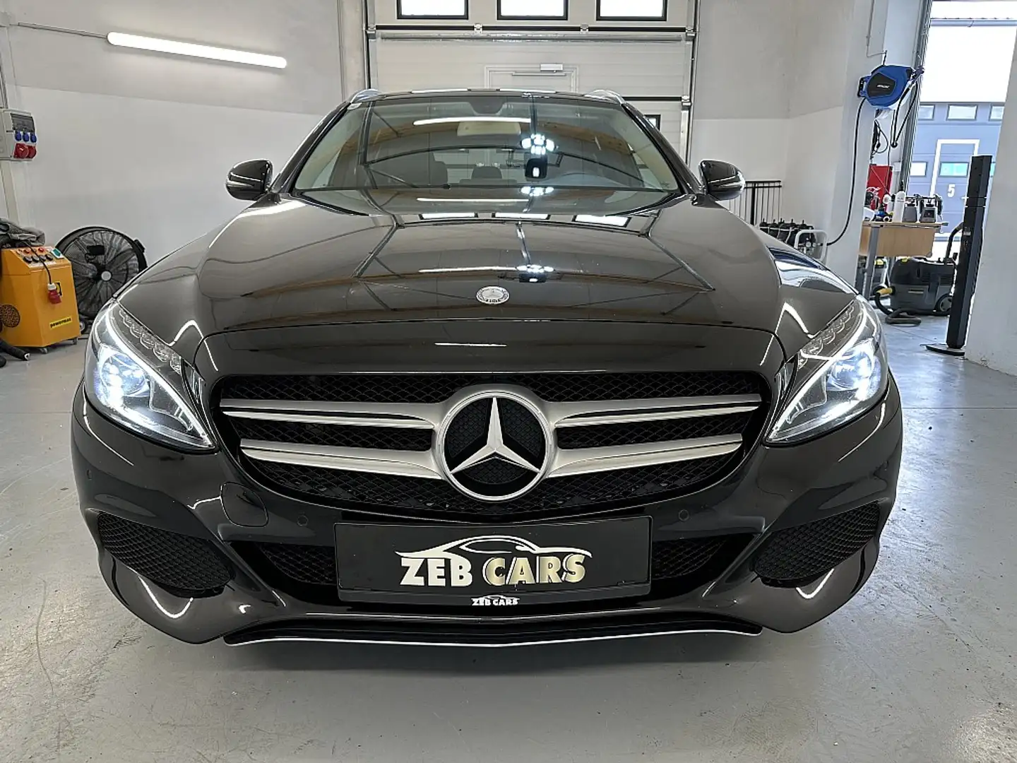 Mercedes-Benz C 180 d T Avantgarde Aut. Negro - 2