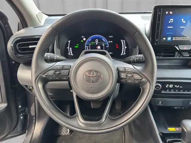 Toyota Yaris view 12