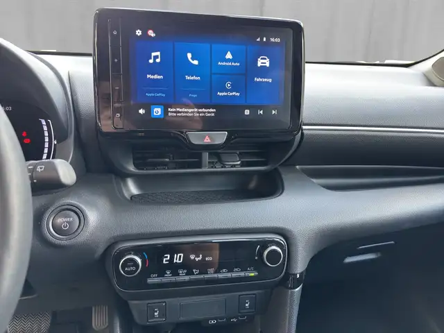 Toyota Yaris view 14