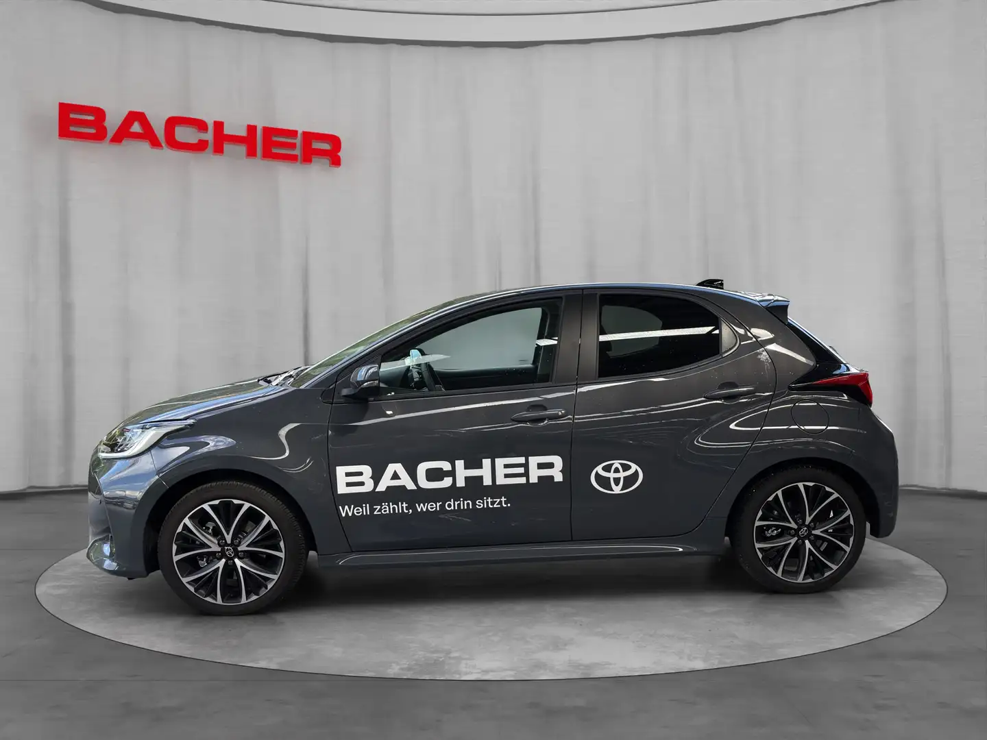 Toyota Yaris Yaris - 1,5 l Teamplayer Hybrid Grau - 2