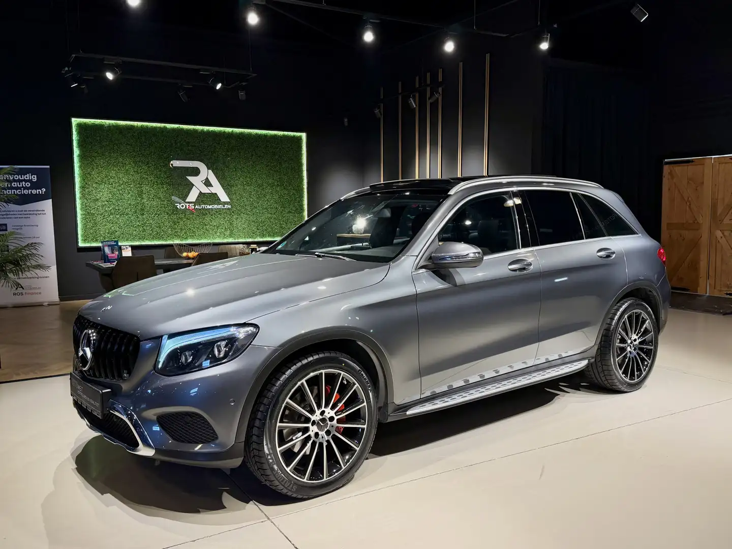 Mercedes-Benz GLC 250 4MATIC Sport Panodak|Navi|Camera|Trekhaak Grijs Grijs - 1
