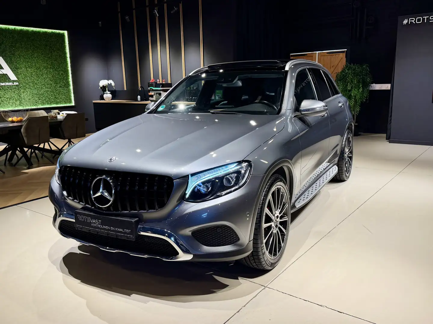 Mercedes-Benz GLC 250 4MATIC Sport Panodak|Navi|Camera|Trekhaak Grijs Grijs - 2