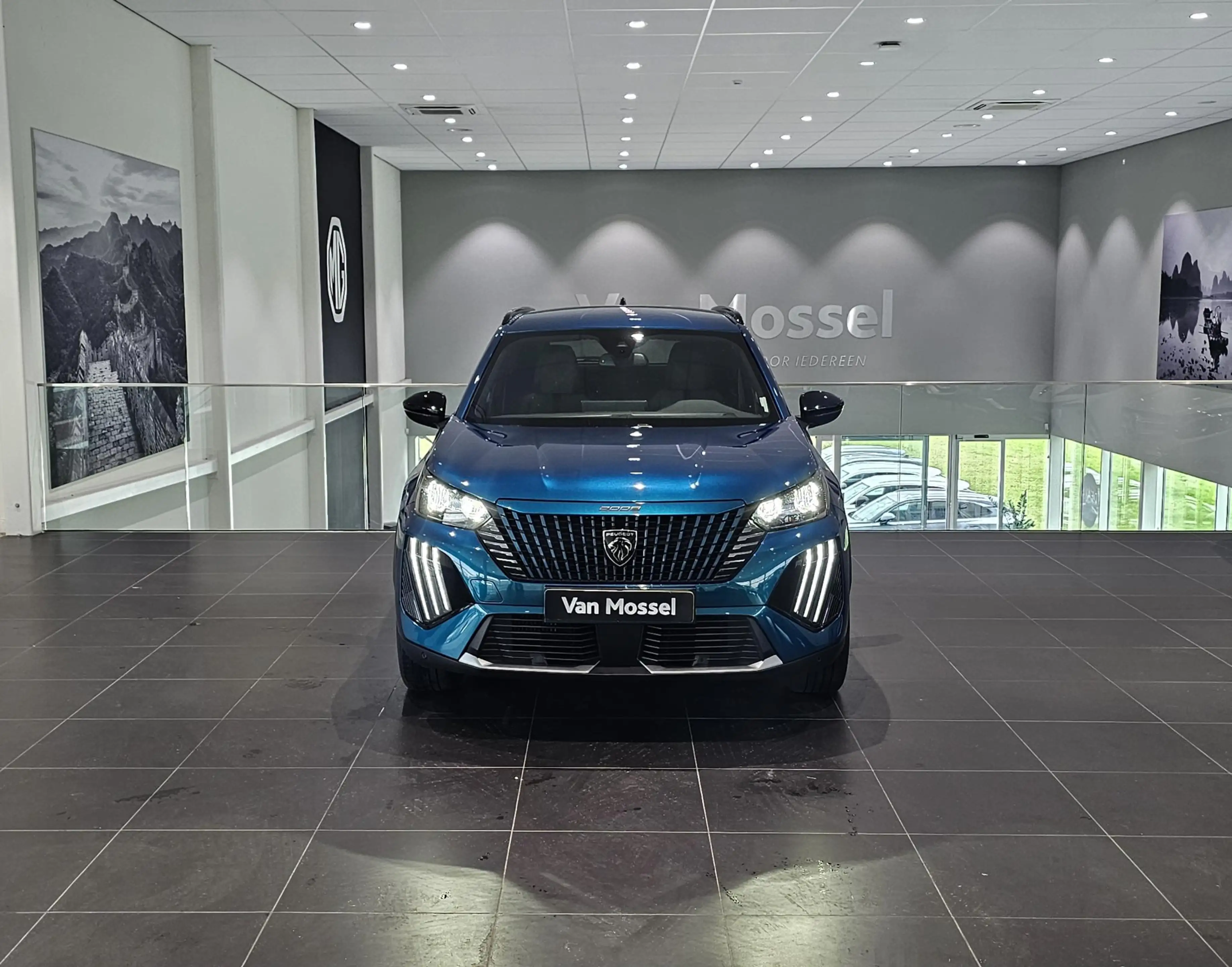 Peugeot 2008 1.2 PureTech 100 Allure — photo 2