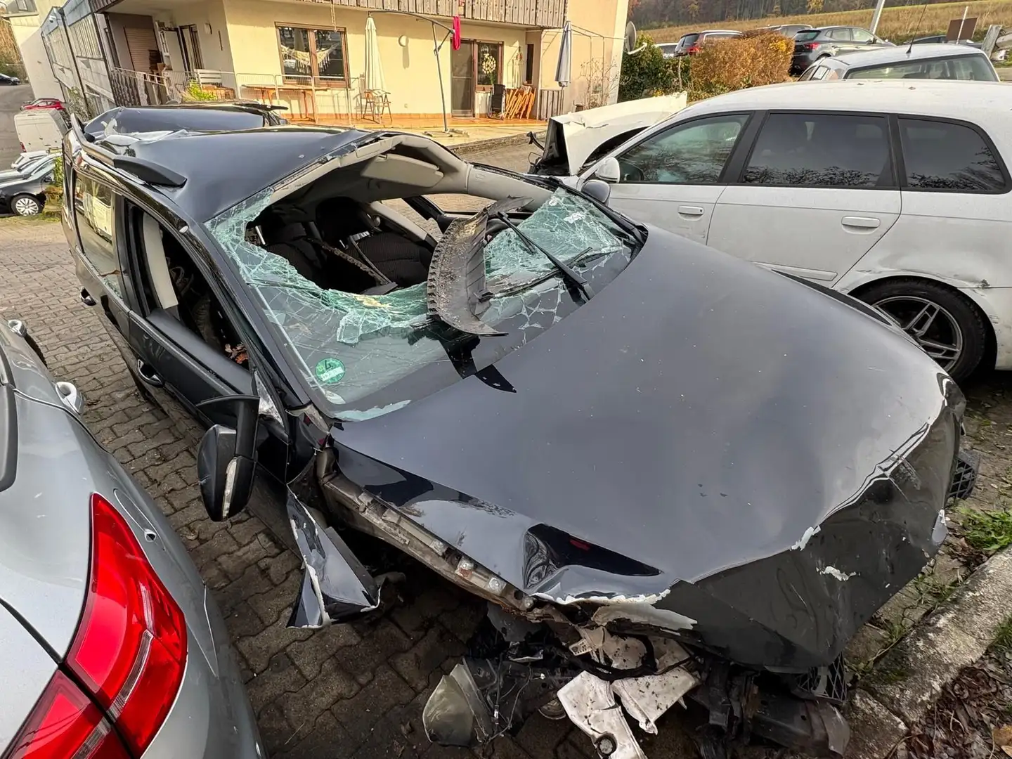 Volkswagen Passat Variant Passat Trendline 2.0 TDI *UNFALL*HÄNDLER*EXPORT* Noir - 1