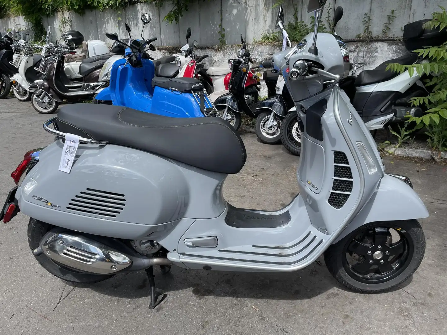 Vespa GTS Super Tech 300 ABS ASR Mia Digitaltacho Szürke - 1